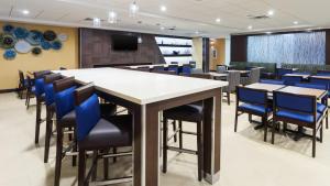 Konferenční prostory v ubytování Holiday Inn Express & Suites Midland Loop 250 by IHG