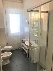 A bathroom at INES'S HOME