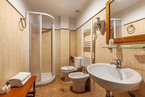 Ένα μπάνιο στο Hotel Sulayr +144 φωτογραφίες