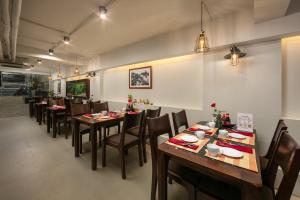 Restoran või mõni muu söögikoht majutusasutuses Hanoi Exclusive Hotel