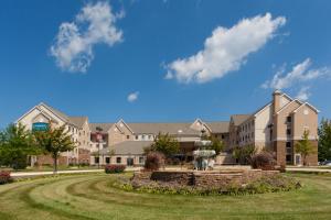 Foto dalla galleria di Staybridge Suites Chantilly Dulles Airport, an IHG Hotel a Chantilly