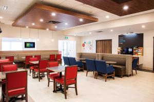 Ресторант или друго място за хранене в Holiday Inn Express & Suites - Halifax – Dartmouth