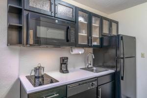 Gallery image of Candlewood Suites Washington-Fairfax, an IHG Hotel in Fairfax