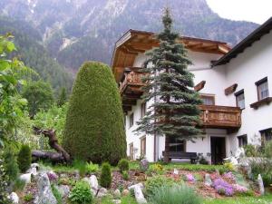 Galeriebild der Unterkunft Appartements Gästehaus Schrott in Oetz