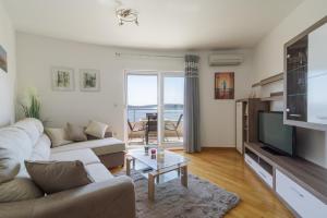 TV a/nebo společenská místnost v ubytování Apartment Marijana