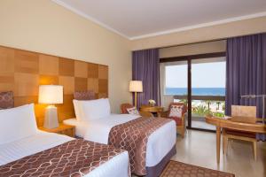 
Letto o letti in una camera di InterContinental Aqaba, an IHG Hotel
