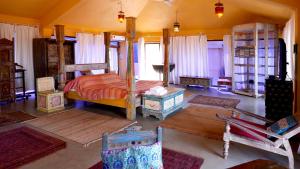 Giường trong phòng chung tại Sur La Mer +96 ảnh