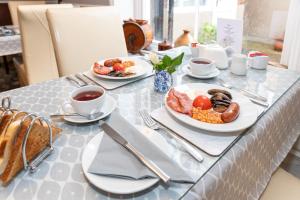 
Breakfast options available to guests at Newport Quay
