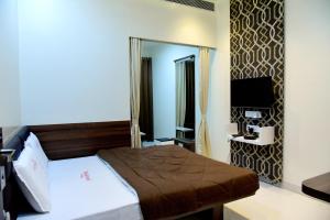 Gallery image of Hotel Pushpak in Satara