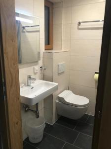 Bagno di Appartements Hirner
