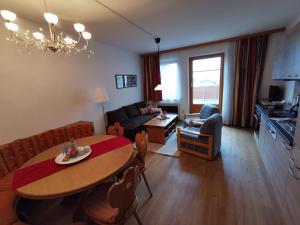 A seating area at appartementen Haus Bergblick