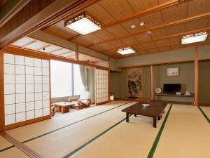 Stolní tenis v ubytování Wakayama Kada Onsen Kada Kaigetsu (ex. Azumaya Seaside Hotel) nebo okolí