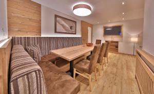 TV a/nebo společenská místnost v ubytování Hotel Garni Fiegl Apart