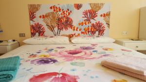 Gallery image of LA PERLA DEL CENTRO LAGO DI COMO in Perledo +35 photos