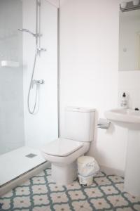 A bathroom at Arena Blanca
