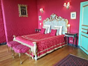 Postel nebo postele na pokoji v ubytování Château de Chantore