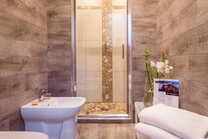 Ένα μπάνιο στο B&B Palazzo Satriano +30 φωτογραφίες