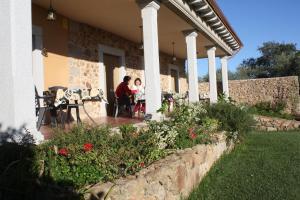 Ein Garten an der Unterkunft Apartamentos El Jardín del Poeta