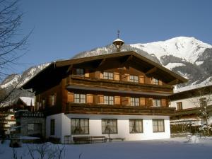 Hotel-Garni Kaiserhof ziemā