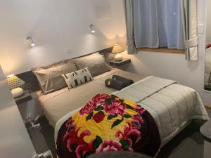 Postel nebo postele na pokoji v ubytování OMARU FARM STAY