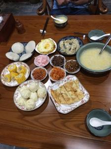 Comida en la casa de huéspedes o alrededores