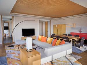 A seating area at ANA InterContinental Beppu Resort & Spa, an IHG Hotel