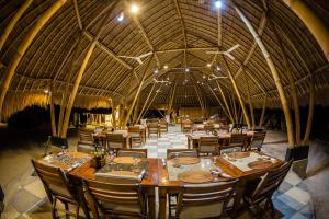 Restaurace v ubytování Komodo Resort