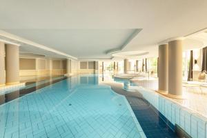 Bazén v ubytování Löwen Hotel Montafon nebo v jeho okolí