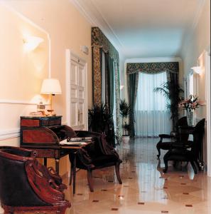 The lobby or reception area at Residenza Cellini