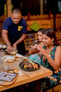 Majutusasutuse Tuk Tuk Hostel Negombo külastajad