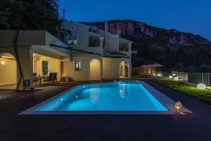 Bazén v ubytovaní Ionian Sun alebo v jeho blízkosti