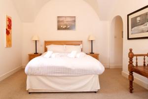 Gallery image of Loch Ness Moat House Apartments in Fort Augustus