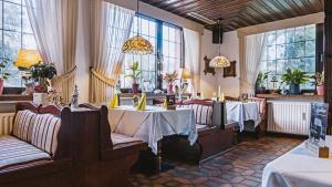 Gallery image of Hotel Restaurant Menden in Menden