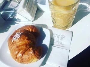 Jedlo v ubytovaní bed & breakfast alebo blízkom okolí