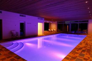 Bazén v ubytování Hotel des Bains & Wellness nebo v jeho okolí