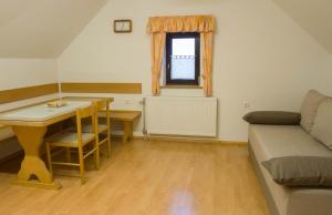 Foto da galeria de Apartments Pri Marjetki em Cerkno