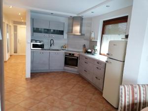 Kuchyňa alebo kuchynka v ubytovaní Apartment GINA