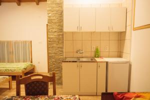 Kuchyň nebo kuchyňský kout v ubytování Holiday Home Jazacka Bajka + 37 fotografií