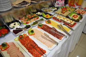 Makanan di atau berdekatan hotel