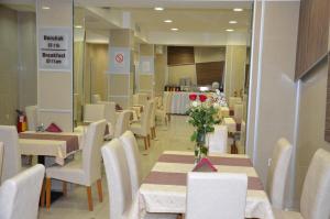Ruang duduk di Hotel Zeder Garni