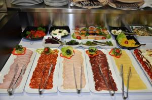 Makanan di atau berdekatan hotel