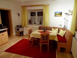 Kuchyň nebo kuchyňský kout v ubytování Landhaus Rathgeb + 16 fotografií