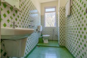 A bathroom at Magellan's The Grand Lachen