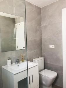 Koupelna v ubytování JUST To SLEEP 2 BEDROOMS APARTMENTS