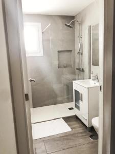 Koupelna v ubytování JUST To SLEEP 2 BEDROOMS APARTMENTS