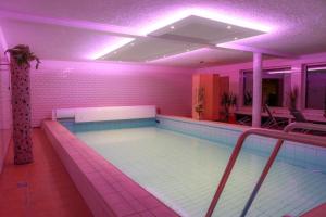 Swimmingpoolen hos eller tæt på Hotel Magdalenenhof inklusive MeineCardPlus
