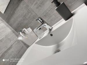 A bathroom at B&B I SIKULI