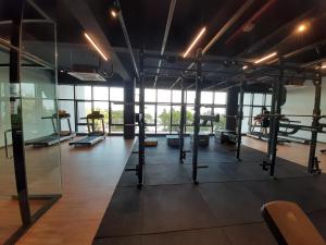 Fitness centrum a/nebo fitness zařízení v ubytování NRA @TimurBay Seafront Residence
