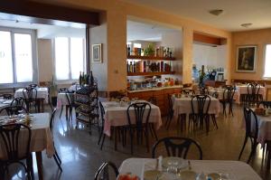 Restoran või mõni muu söögikoht majutusasutuses Hotel Diga