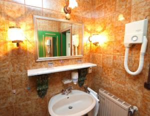 Koupelna v ubytování Hotel Böhmerwaldhof
